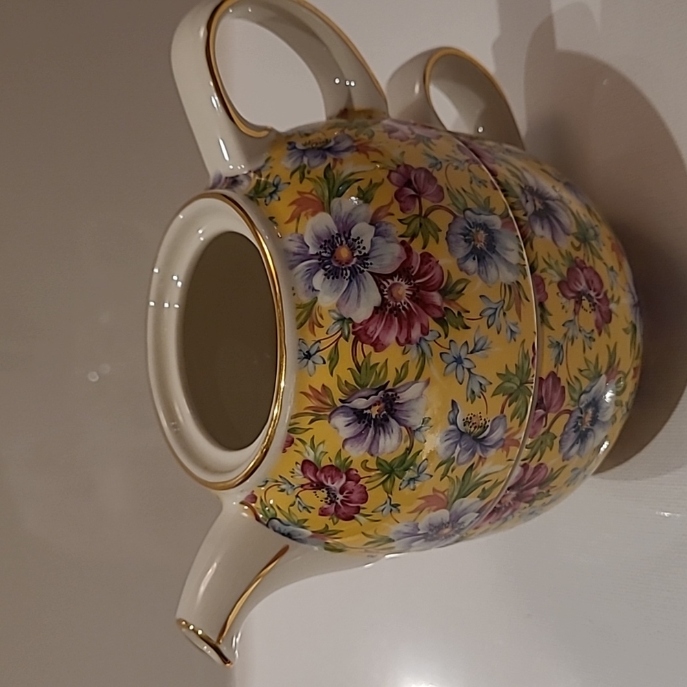 Sophie Chintz Royal sadler teapot and cup sets ni lid 5"×6"